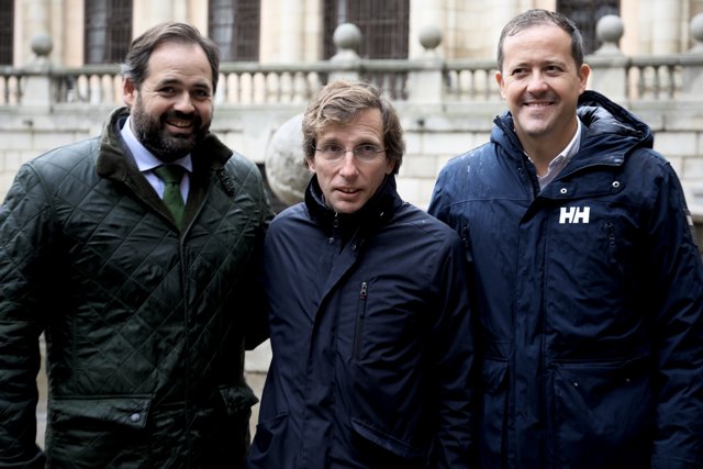 El presidente del PP Paco Núñez con el presidente del PP de Toledo Carlos Velázquez