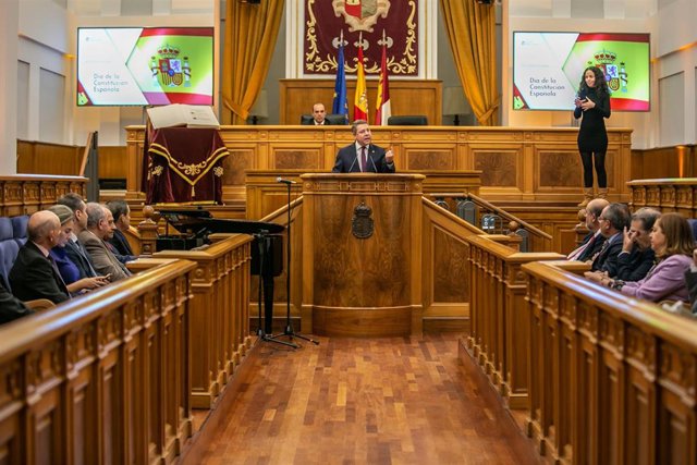 El Jefe Del Ejecutivo Regional, Emiliano García-Page, En Las Cortes De Castilla-La Mancha, El Acto Institucional De Conmemoración De La Constitución Española De 1978. (Fotos: D. Esteban González // JCCM)