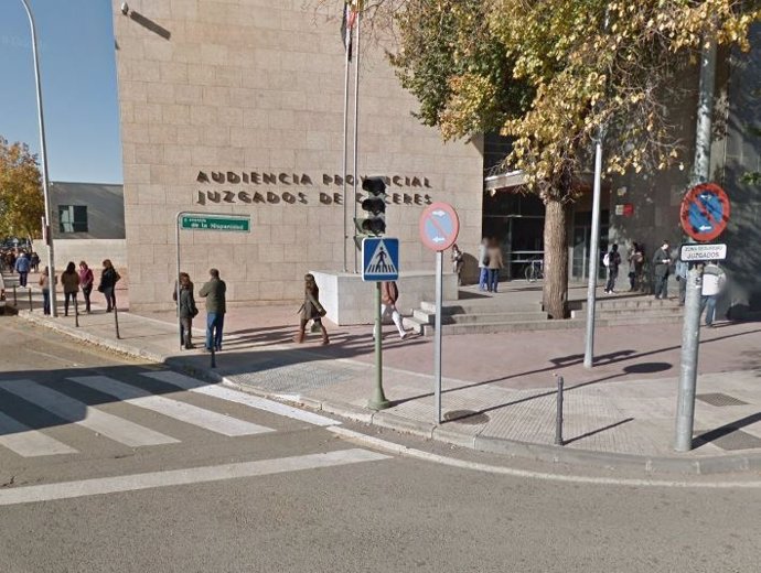 Tribunales.- Condenado a cuatro años de prisión por una agresión homófoba en Valencia de Alcántara (Cáceres)