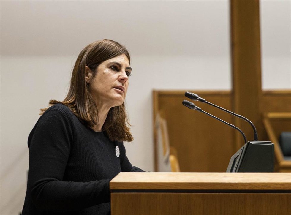 Archivo - La parlamentaria de Elkarrekin Podemos-IU Miren Gorrotxategi