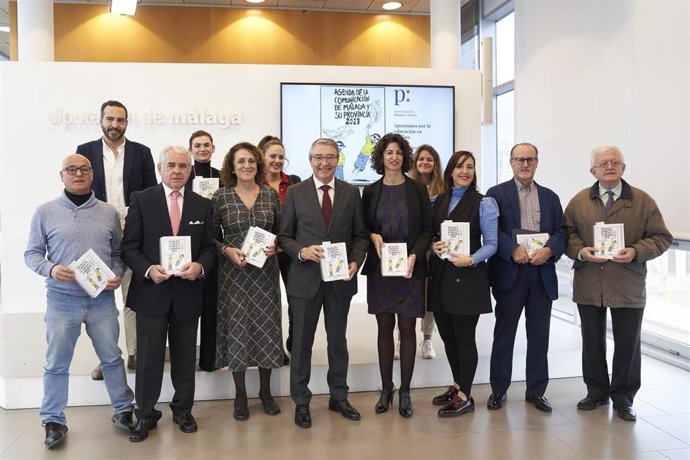 La guía periodística más completa de Málaga y provincia incluye este año más de 850 entidades, 1.300 contactos y nuevas secciones como Educación.