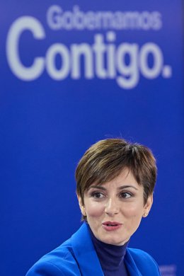 La ministra de Política Territorial y Portavoz del Gobierno, Isabel Rodríguez, en una rueda de prensa posterior a la reunión del Consejo de Ministros, a 5 de diciembre de 2022, en Madrid (España). El Consejo de Ministros ha escogido a la ciudad de Sevil