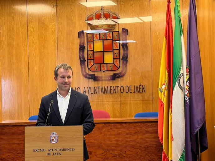 Julio Millán analiza el proyecto del Cetedex.