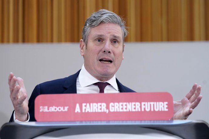 05 December 2022, United Kingdom, Leeds: UKLabour leader Sir Keir Starmer speaks during a Labour Party press conference at Nexus, University of Leeds, in Yorkshire, to launch a report on constitutional change and political reform that would spread powe