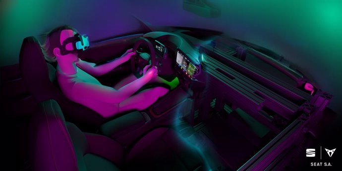 Un usuario usando la la tecnología Immersive Design Check (IMDCH) de Seat