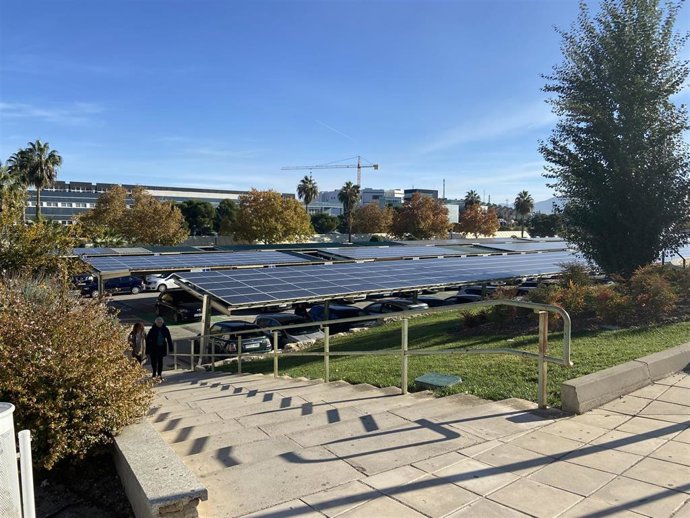 Placas solares en la UJA