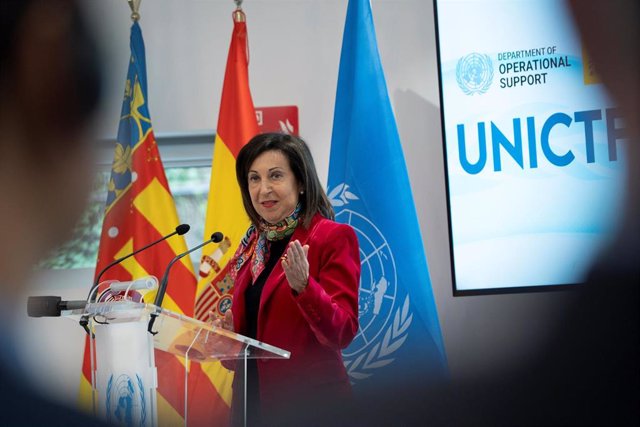 La ministra de Defensa, Margarita Robles, durante la inauguración de un nuevo edificio en la sede de Naciones Unidas en Quart de Poblet (Valencia).