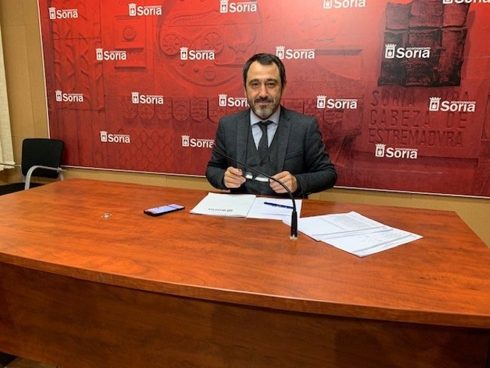 Javier Muñoz presenta el borrador del presupuesto municipal.