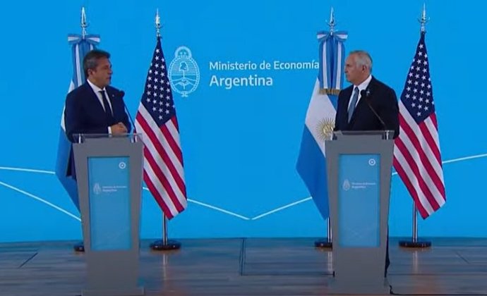 Firma de acuerdo de información tributaria entre Argentina y Estados Unidos
