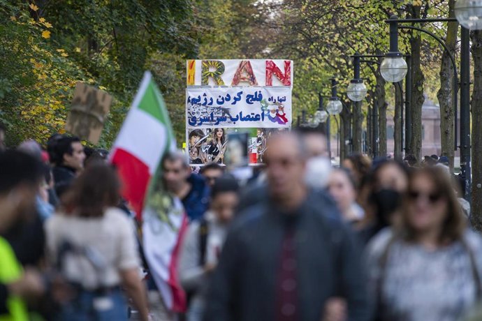 Archivo - Una protesta en Berlín para apoyar las protestas en Irán