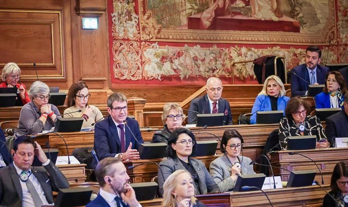 El presidente de Eudel y alcalde de Vitoria, Gorka Urtaran, en la cumbre europea de Gobiernos locales y regionales que se celebra en el Ayuntamiento de Paris