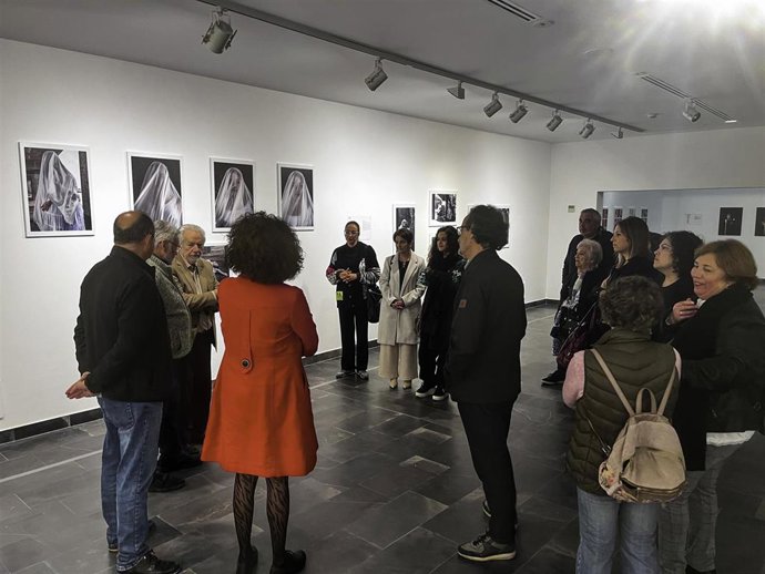 Inauguración en el Centro Olontense de Arte Contemporáneo (CODAC) de  la exposición 'XXI. 20-21. Emociones, pasiones, sentimientos'.