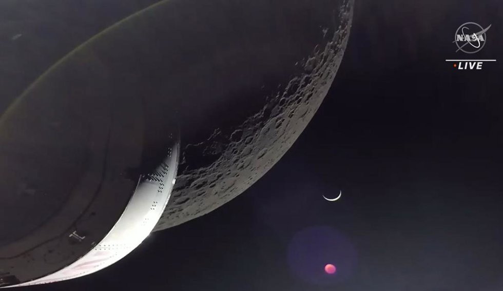 La nave Orion sobrevuela la Luna para tomar impulso en su regreso a la Tierra