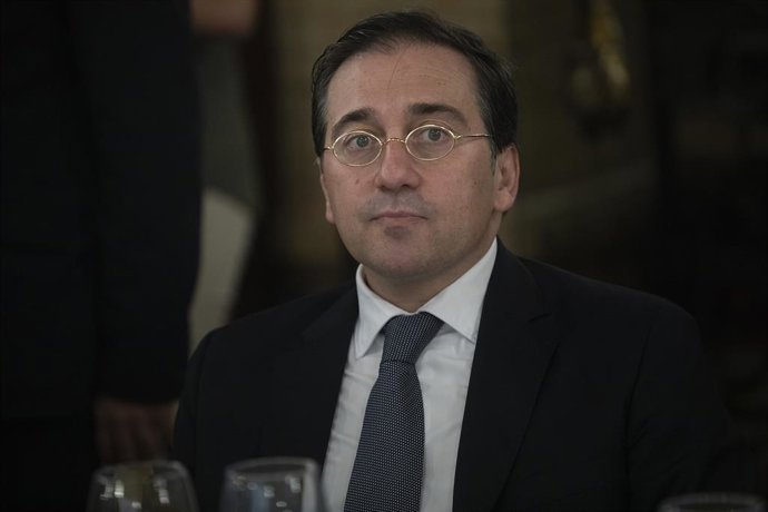 Archivo - El ministro de Asuntos Exteriores, Unión Europea y Cooperación, José Manuel Albares durante el acto. A 21 de octubre de 2022 en Sevilla (Andalucía, España). El ministro de Asuntos exteriores ha participado hoy en un desayuno-coloquio de la Fun