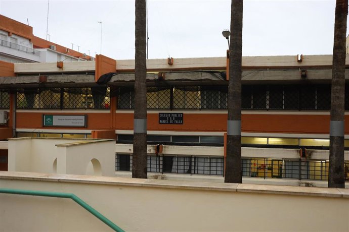 Nota Y Foto El Ayuntamiento Acometerá Obras De Reparación En Las Fachadas Del Colegio Manuel De Falla