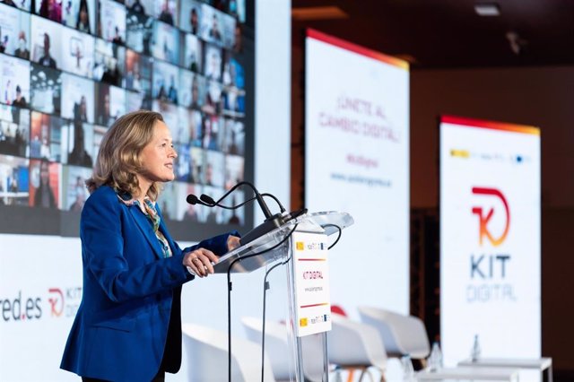 Archivo - La vicepresidenta primera y ministra de Asuntos Económicos y Transformación Digital, Nadia Calviño, en la presentación del Kit Digital, en una imagen de archivo.
