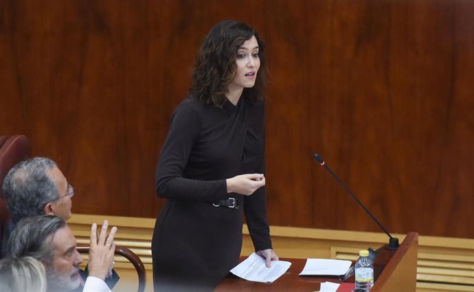 Archivo - Imagen de recurso de la presidenta de la Comunidad de Madrid, Isabel Díaz Ayuso, en una sesión plenaria en la Asamblea de Madrid.
