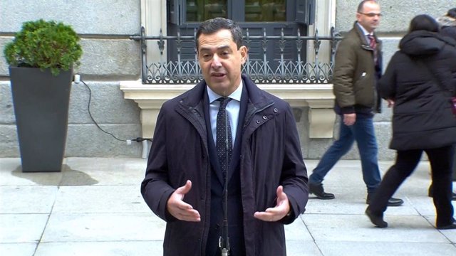 Juanma Moreno, presidente de la Junta de Andalucía, en los actos de la Constitución en el Congreso de los Diputados, en Madrid.