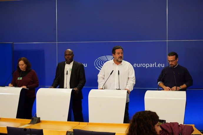 IU solicita a la Comisión Europea que visite "lo antes posible" los asentamientos de trabajadores migrantes en Andalucía.