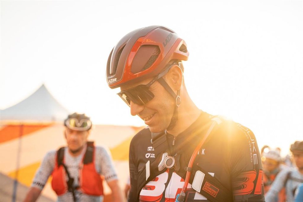 El ciclista David Valero gana la primera etapa de la Titan Desert Saudi Arabia 2022
