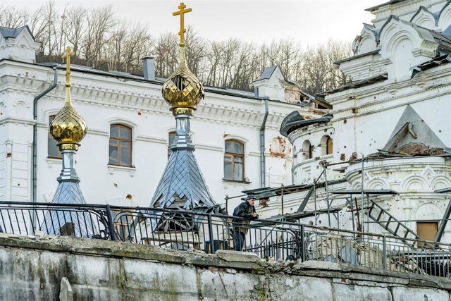 Vista de la destrucción de la ciudad ucraniana de Sviatohirsk