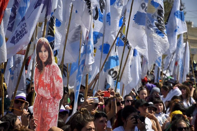 Archivo - Imagen de archivo de una concentración en San Luis en apoyo de Cristina Fernández, vicepresidenta de Argentina