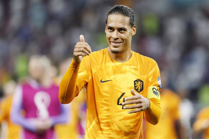 Virgil van Dijk de Holanda celebra en el tiempo completo durante la Copa Mundial de la FIFA 2022, partido de fútbol de octavos de final entre Holanda y Estados Unidos el 3 de diciembre de 2022 en el Estadio Internacional Khalifa en Al-Rayyan, Qatar - Fo