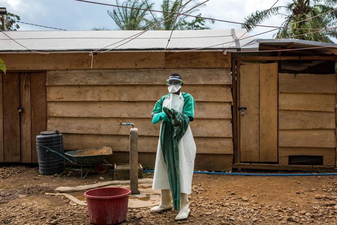 Archivo - IMC Ebola treatment centre, supported by WHO.