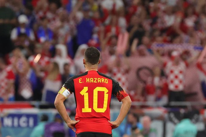 01 December 2022, Qatar, Al Rayyan: Belgium's Eden Hazard reacts in frustration to defeat following his team's exit from the group stage after the final whistle of the FIFA World Cup Qatar 2022 Group F soccer match between Croatia and Belgium at Ahmad b