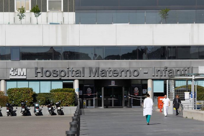 Archivo - Entrada al Hospital Materno-Infantil del Hospital La Paz.