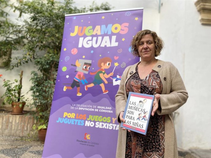 La delegada de Igualdad en la Diputación de Córdoba, Alba Doblas, en la presentación de la campaña 'Jugamos igual'.