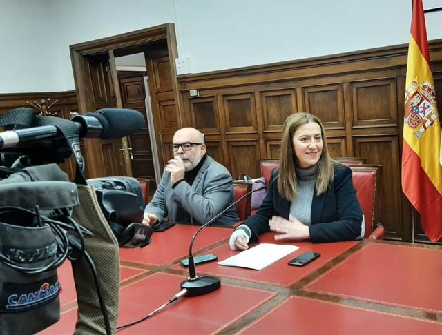 Barcones, junto al subdelegado del Gobierno en Soria, Miguel Latorre, responde las críticas de Mañueco sobre las sedes de las agencias nacionales.