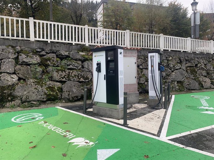 Nuevos puntos de recarga de Iberdrola para vehículos eléctricos en Zeanuri (Bizkaia)