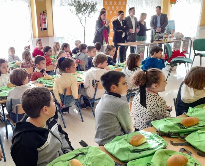 Cierre con escolares de la campaña 'AOVE de Jaén'