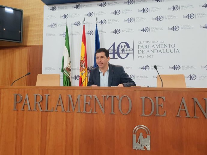 El parlamentario socialista Rafael Márquez, este miércoles en rueda de prensa.