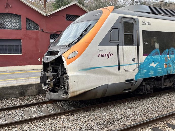 Uno de los trenes accidentados este miércoles en la estación de Montcada i Reixac - Manresa (Barcelona)