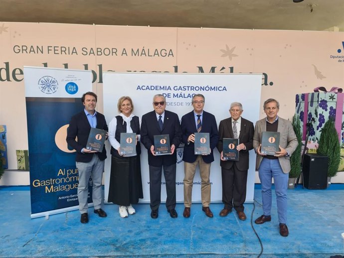 Presentación del libro 'Al punto gastronómico malagueño' de la Academia Gastronómica de Málaga,