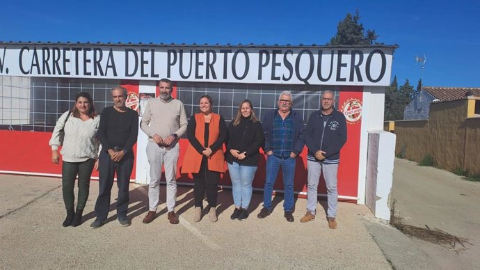 Javier Pizarro, vicepresidente cuarto y responsable del Área de Cooperación y Asistencia a Municipios de la Diputación Provincial de Cádiz, reunido con representantes del Ayuntamiento de Conil