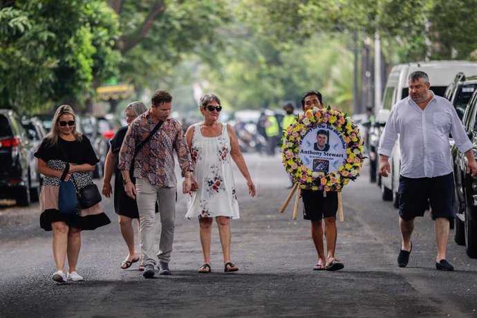 Archivo - Guests arrive to attend Bali Bombing memorial service at The Australian Consulate office in Bali, Indonesia, Wednesday, October 12, 2022. This year marks the 20th anniversary of the 2002 bombings in the Bali tourist district Kuta that claimed 