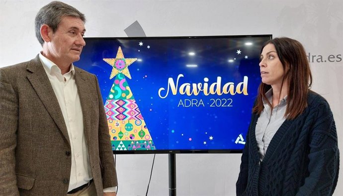 El alcalde de Adra (Almería), Manuel Cortés, presenta la programación de Navidad