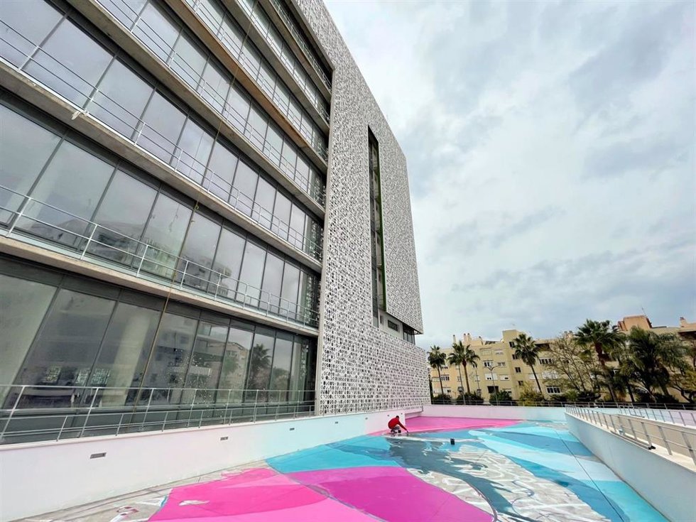 Estepona suma a su Ruta de los Murales la primera obra 'ground eco-painting' de la ciudad.