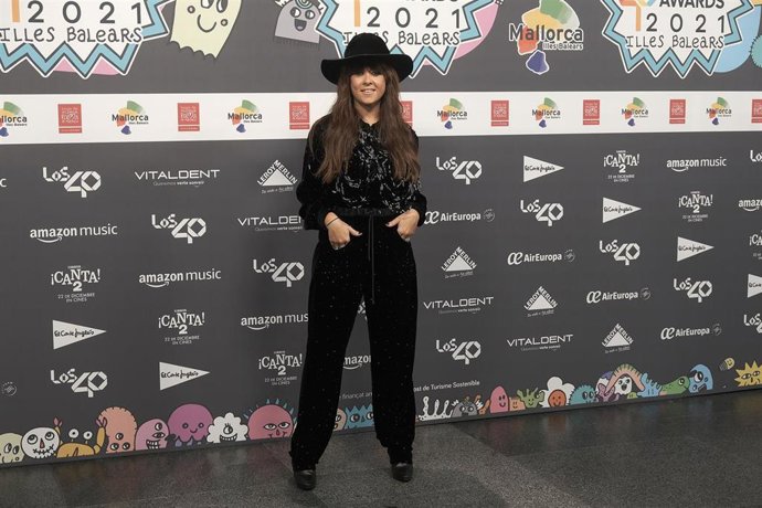 Archivo - La cantante Vanesa Martín, posa en el photocall de los 40 Music Awards 2021 en el Veldrom de Palma, a 12 de noviembre de 2021, en Palma de Mallorca, Mallorca, Baleares (España).