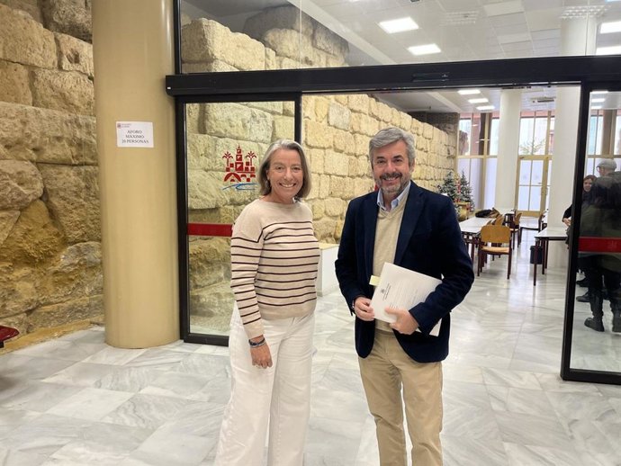 Isabel Albás y Miguel Ángel Torrico.