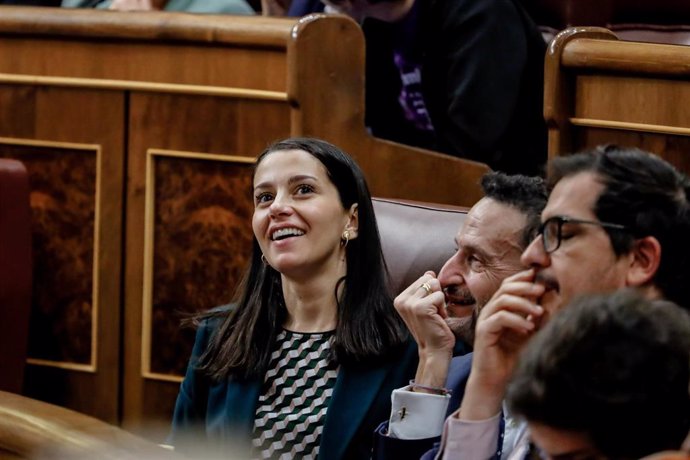 Archivo - La presidenta de Ciudadanos, Inés Arrimadas y el portavoz parlamentario de Ciudadanos en el Congreso, Edmundo Bal, durante una sesión plenaria en el Congreso de los Diputados.