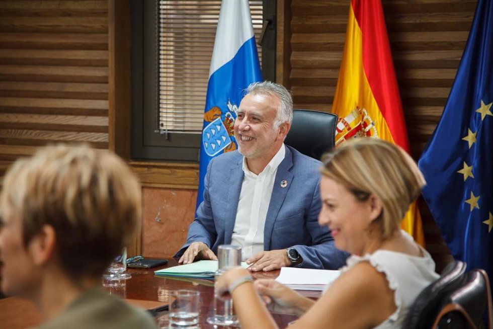 Archivo - El presidente de Canarias, Ángel Víctor Torres, durante el Consejo de Gobierno