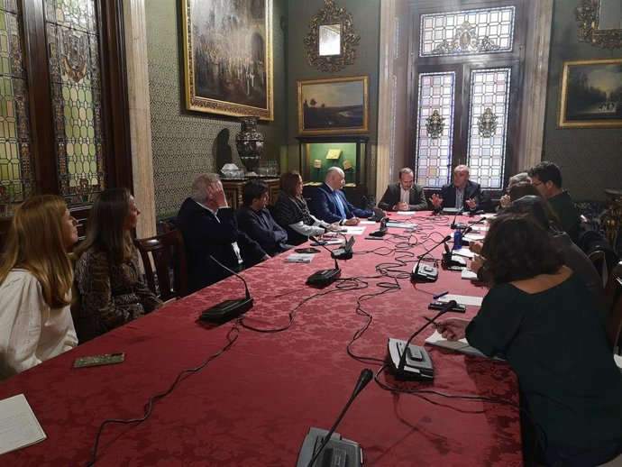 Alcalde y cooperativas analizan crear un hub de economía social dentro del proyecto de transformación de Hytasa