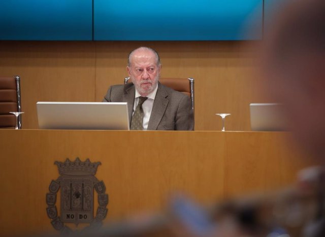 El presidente de la Diputación, Fernando Rodríguez Villalobos, preside el pleno ordinario de noviembre, foto de archivo