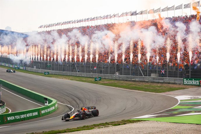 Archivo - 01 VERSTAPPEN Max (nld), Red Bull Racing RB18, action spectators, fans, grandstands, gradins, orange army, celebrations during the Formula 1 Heineken Dutch Grand Prix 2022, 15th round of the 2022 FIA Formula One World Championship from Septemb