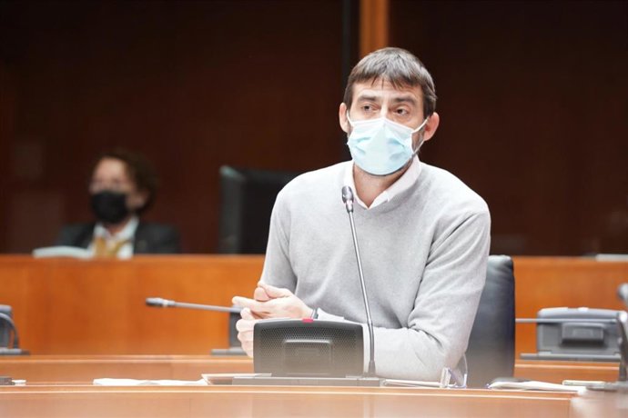 Archivo - El representante de la Agrupación Parlamentaria de Izquierda Unida en las Cortes de Aragón, Álvaro Sanz.