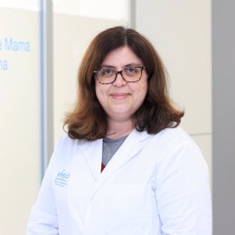 La investigadora del Vall d'Hebron Institut d'Oncologia (VHIO) y oncóloga médicadel hospital, Mafalda Oliveira, que ha estado involucrada en el desarrollo de la nueva molécula y es la coordinadora internacional del estudio